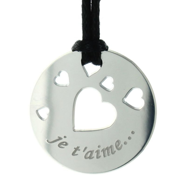 Pendentif rond avec coeurs ajourés