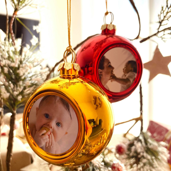 Illustration boules de Noël personnalisées photo