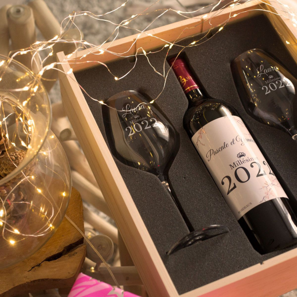 Coffret 2 verres à vin et une bouteille