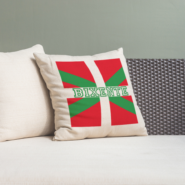 Coussin basque personnalisé avec un prénom mock up 1