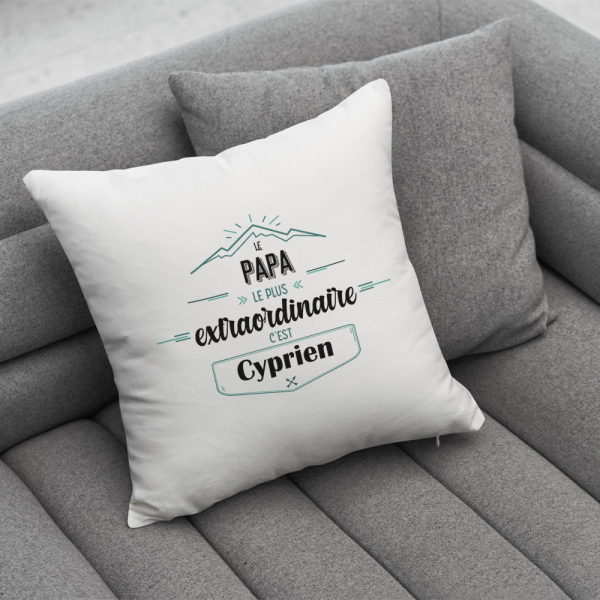 Coussin déco personnalisé texte + motif Aventure mockup 4