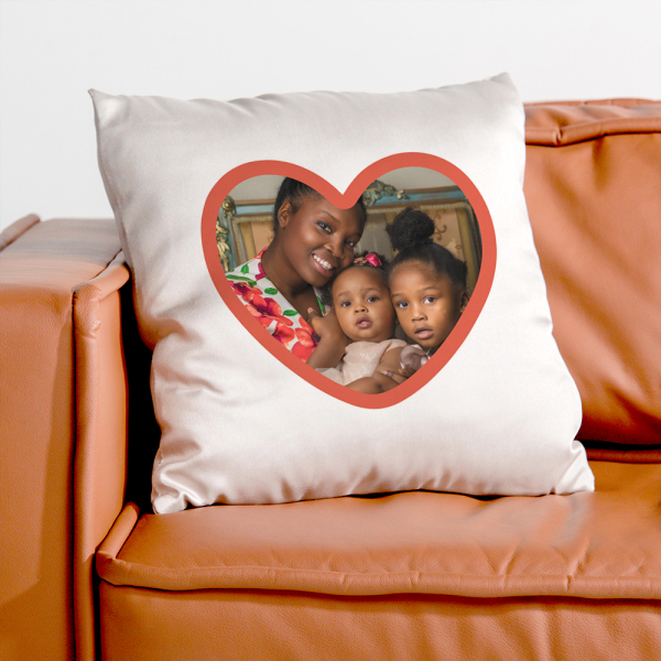 Coussin photo coeur mock up 3