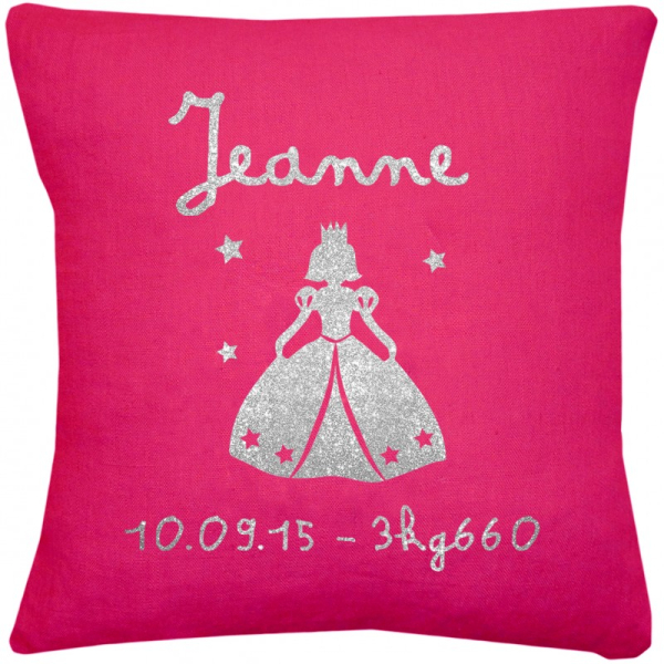 Coussin de naissance personnalisé rose framboise