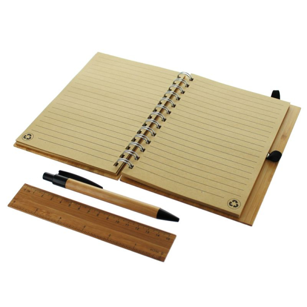 Intérieur du carnet de note en bois
