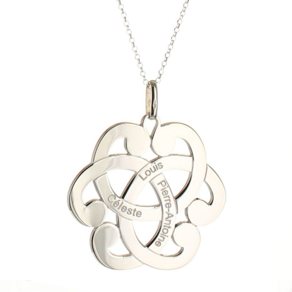 Pendentif arabesque gravé et chaine en argent