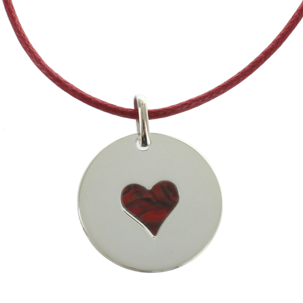 Pendentif coeur de nacre rouge