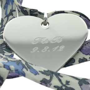 Pendentif coeur plein gravé Pendentif coeur plein gravé