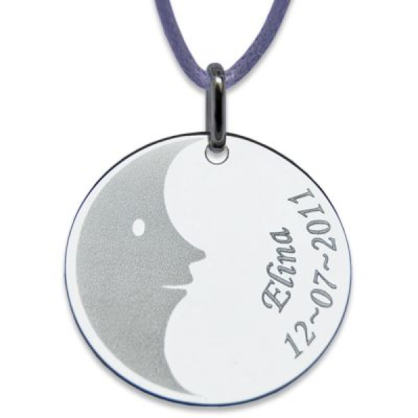 Pendentif gravé avec motif