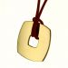 Pendentif jeton carré gravé plaqué or