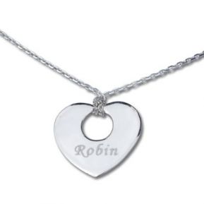Pendentif petit coeur ajouré gravé Pendentif petit coeur ajouré gravé