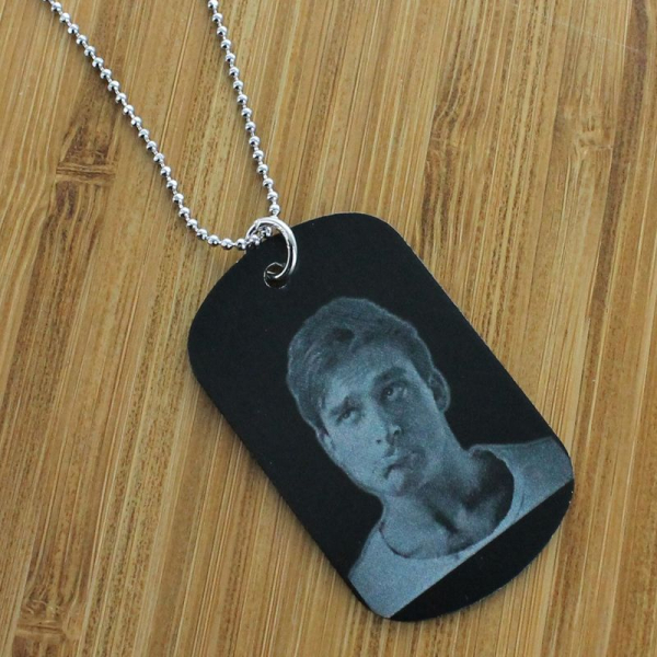 Pendentif plaque noire personnalisé avec une photo