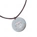 Pendentif rond coeur ajouré sur cordon lie de vin