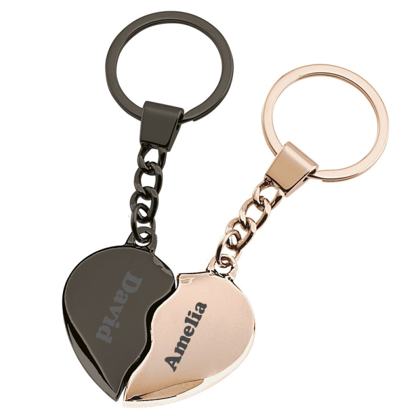 porte clef bois : porte clef coeur et motif maison découpée dans le coeur  en bois massif, fait main