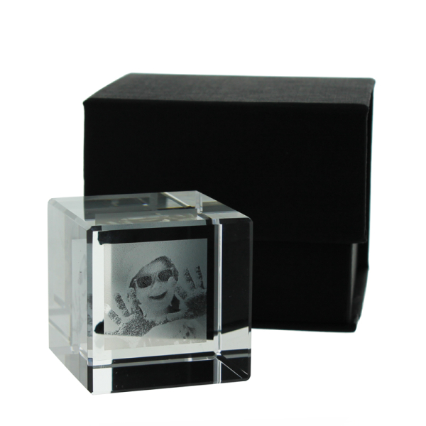 Presse papier cube en verre personnalisé