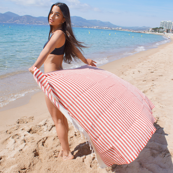 Personalizovaná tradi&#269;ní fouta s pruhy