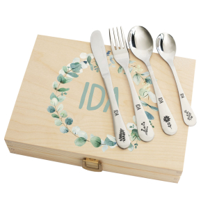 Box med plante-motiv og dets personaliserede bestik Box med plante-motiv og dets personaliserede bestik