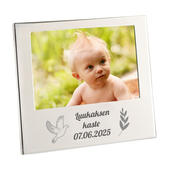 Kaiverrettu kastekehys