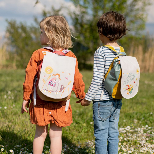 Henkilökohtainen lasten reppu, jossa on skootterikirjonta