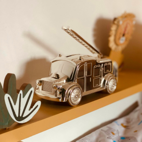 Metallinen paloauto sstpankki