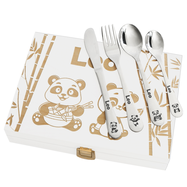 Lasten ruokailuvälineet, joihin on kaiverrettu Panda-kuvioita 