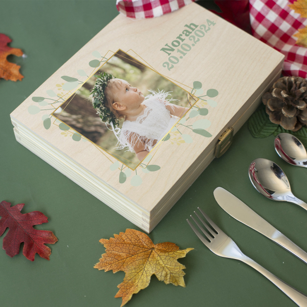Photo box and its personalised cutlery