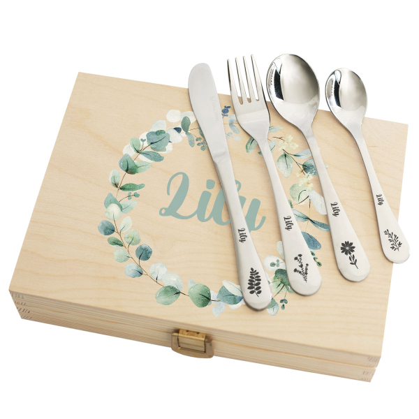 Box with a vegetal pattern and its personalised cutlery