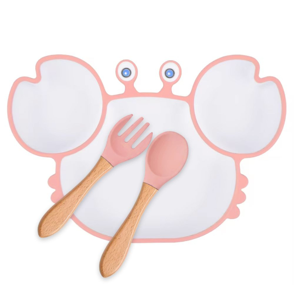 White crab plate and engraved cutlery