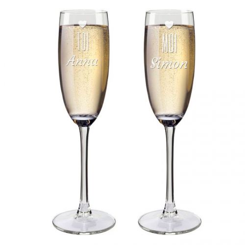 Cadeau femme : flûtes de champagne personnalisées
