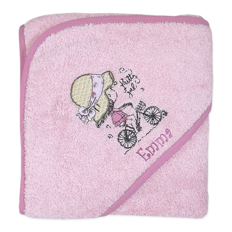 cape de bain petite fille personnalisée : une idée de cadeau